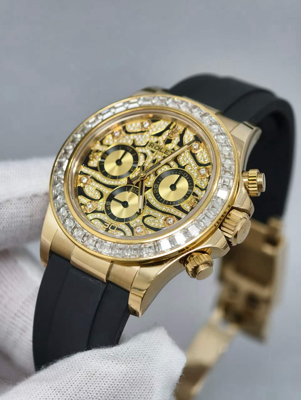 Ro*ex Eye Of The Tiger Gold Dial Silicon Belt Edition Premium Quality Luxury Watch cozyfox.shop