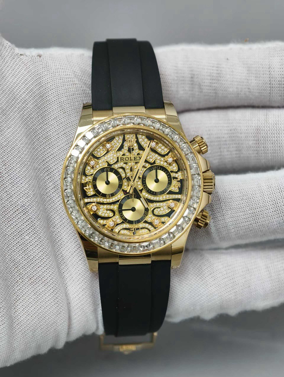 Ro*ex Eye Of The Tiger Gold Dial Silicon Belt Edition Premium Quality Luxury Watch cozyfox.shop