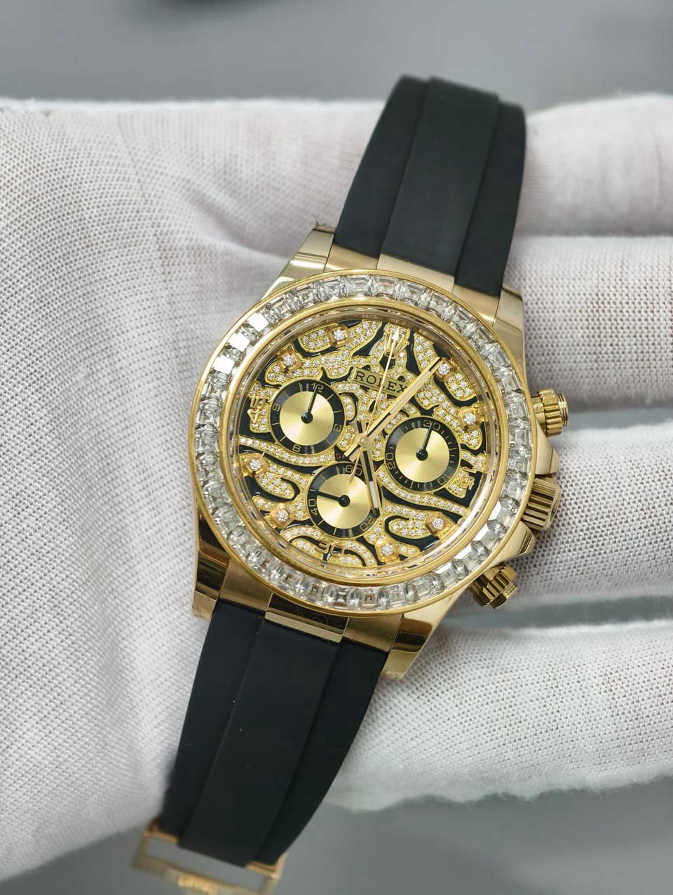 Ro*ex Eye Of The Tiger Gold Dial Silicon Belt Edition Premium Quality Luxury Watch cozyfox.shop